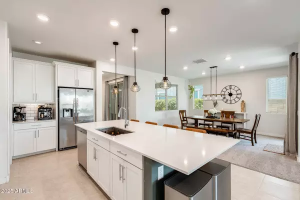 9660 E RED GIANT Drive, Mesa, AZ 85212