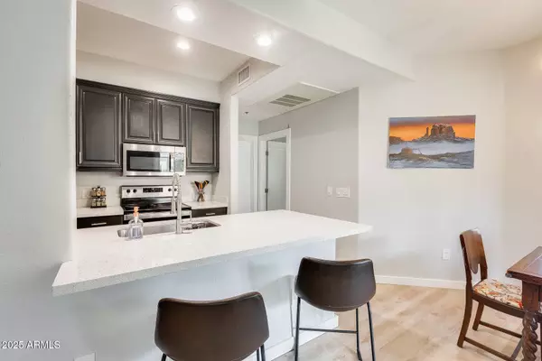 2929 W YORKSHIRE Drive #1008, Phoenix, AZ 85027