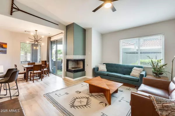 2929 W YORKSHIRE Drive #1008, Phoenix, AZ 85027