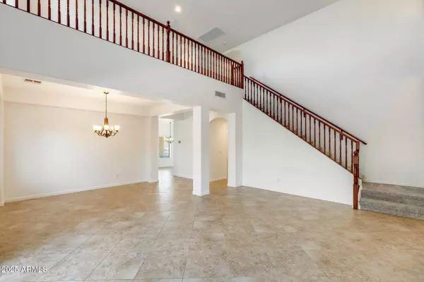 6627 S GARNET Way, Chandler, AZ 85249