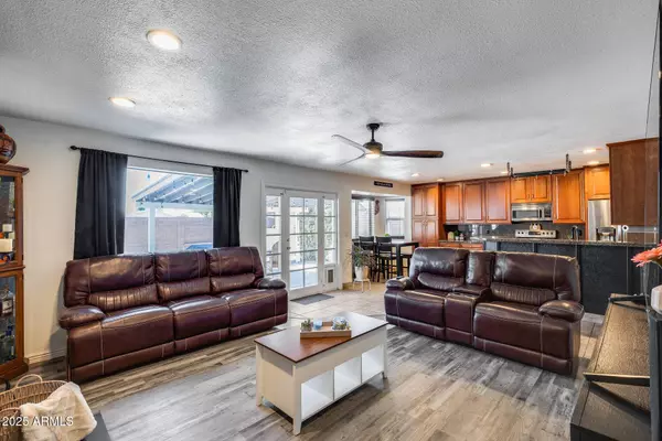 5943 W MONTE CRISTO Avenue, Glendale, AZ 85306