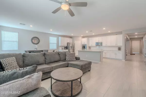 10245 S Wheel Spoke Lane, Vail, AZ 85641