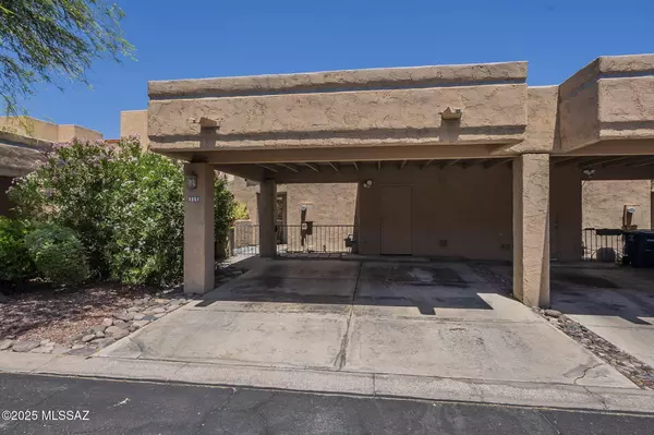 3051 E Winterhaven Drive, Tucson, AZ 85716