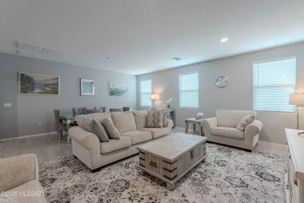 10245 S Wheel Spoke Lane, Vail, AZ 85641