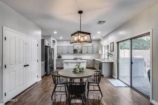 2351 W HUNTER Court, Phoenix, AZ 85085