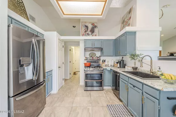 1269 W Paseo Famoso, Sahuarita, AZ 85629