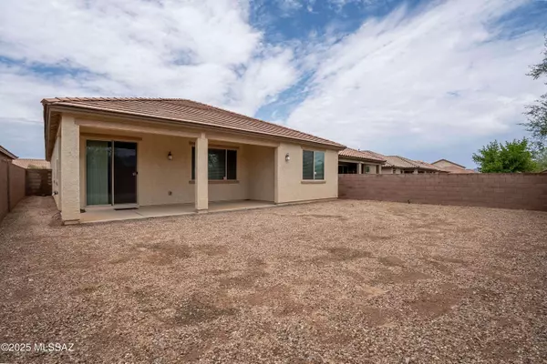 10245 S Wheel Spoke Lane, Vail, AZ 85641