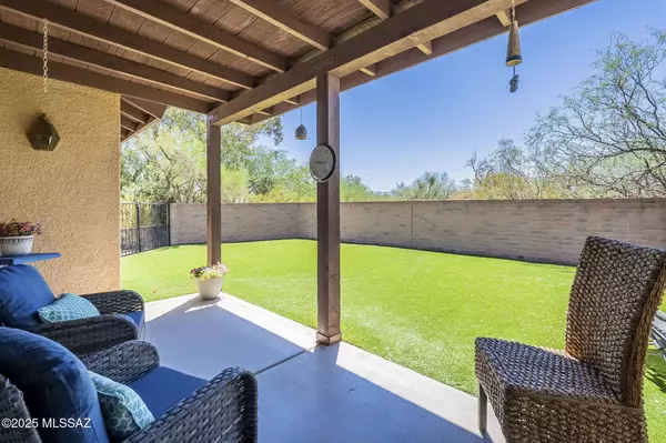 1269 W Paseo Famoso, Sahuarita, AZ 85629