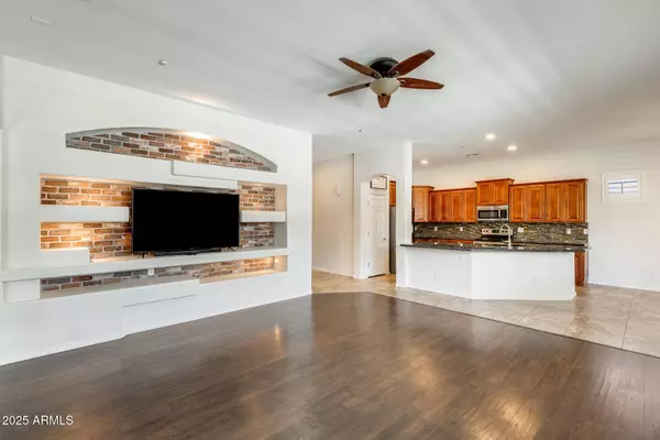 12744 W LONE TREE Trail, Peoria, AZ 85383