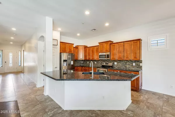 12744 W LONE TREE Trail, Peoria, AZ 85383