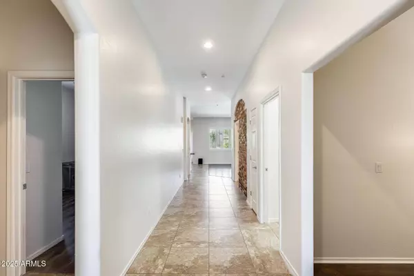 12744 W LONE TREE Trail, Peoria, AZ 85383