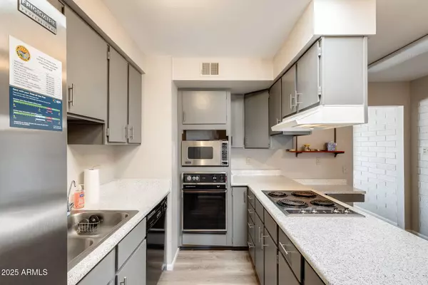 11218 W MONTANA Avenue, Youngtown, AZ 85363