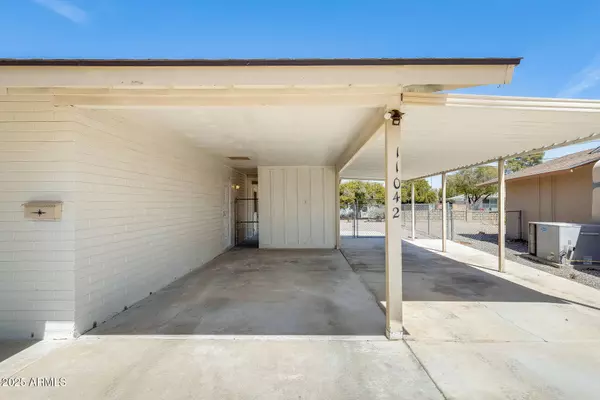 11042 W CANTERBURY Drive, Sun City, AZ 85351