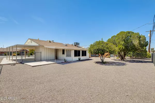 11042 W CANTERBURY Drive, Sun City, AZ 85351
