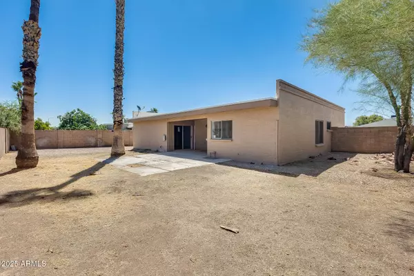808 W KILAREA Avenue, Mesa, AZ 85210