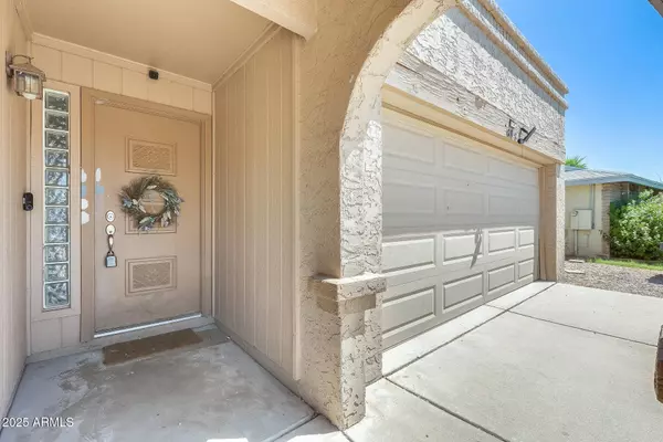 808 W KILAREA Avenue, Mesa, AZ 85210