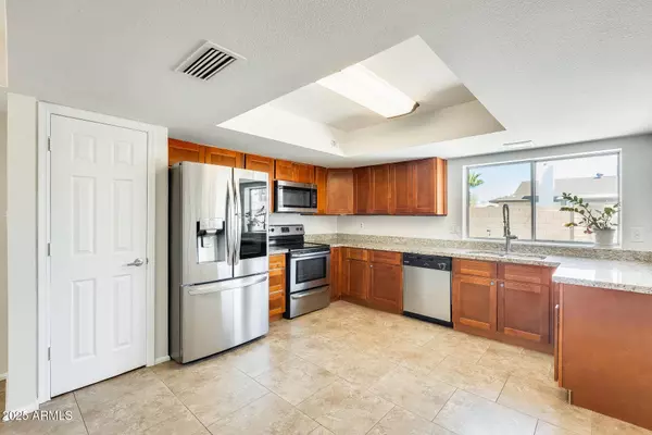 808 W KILAREA Avenue, Mesa, AZ 85210