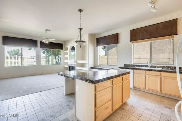 1568 S WESTERN SKIES Drive, Gilbert, AZ 85296