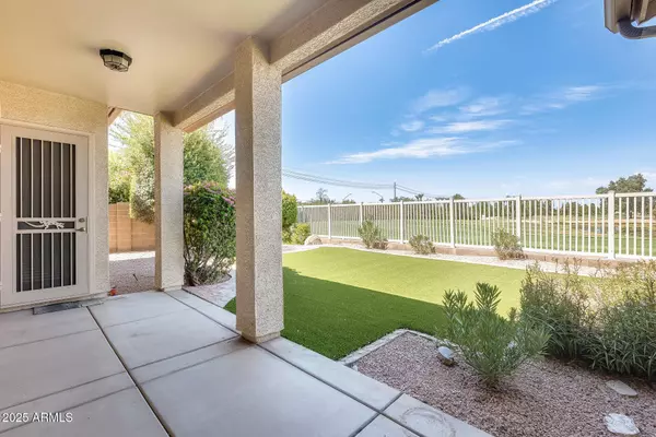 1568 S WESTERN SKIES Drive, Gilbert, AZ 85296