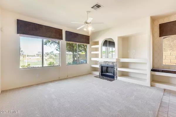 1568 S WESTERN SKIES Drive, Gilbert, AZ 85296