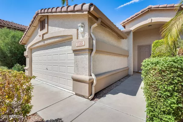 1568 S WESTERN SKIES Drive, Gilbert, AZ 85296