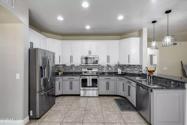 13888 W WILSHIRE Drive, Goodyear, AZ 85395