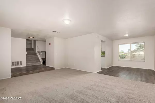 7437 S Via Hermosa, Tucson, AZ 85746