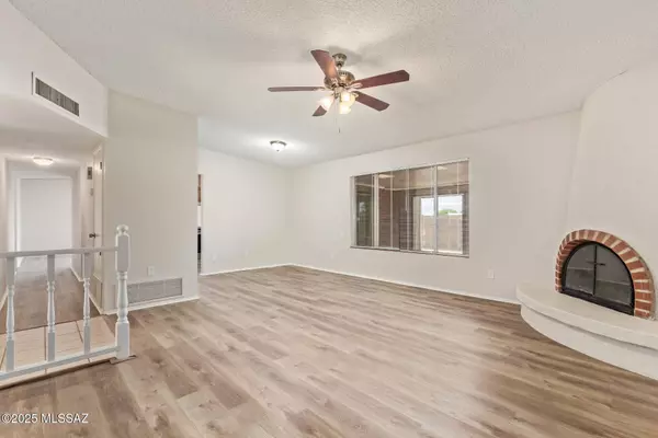 3401 W Westfal Drive, Tucson, AZ 85741