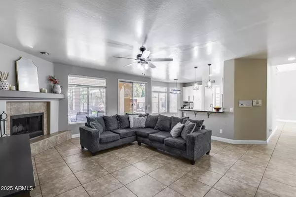 13888 W WILSHIRE Drive, Goodyear, AZ 85395