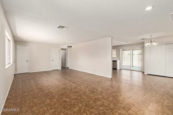 4344 E MICHELLE Drive, Phoenix, AZ 85032