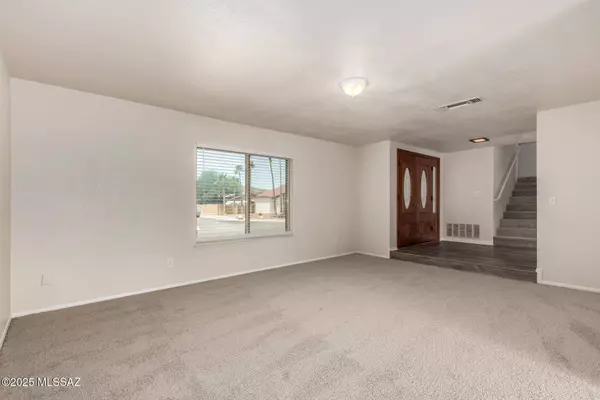 7437 S Via Hermosa, Tucson, AZ 85746