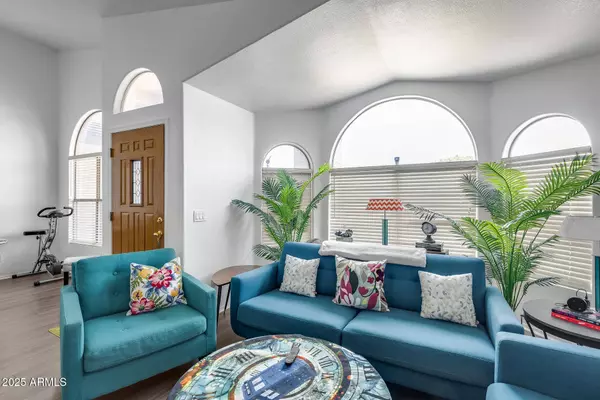 1123 E CONSTITUTION Drive, Gilbert, AZ 85296