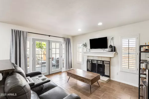 3821 W CAMINO DEL RIO --, Glendale, AZ 85310