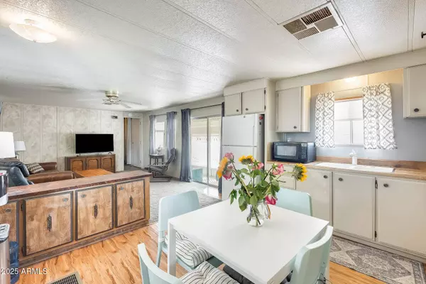 939 N ACACIA Road #8, Apache Junction, AZ 85119