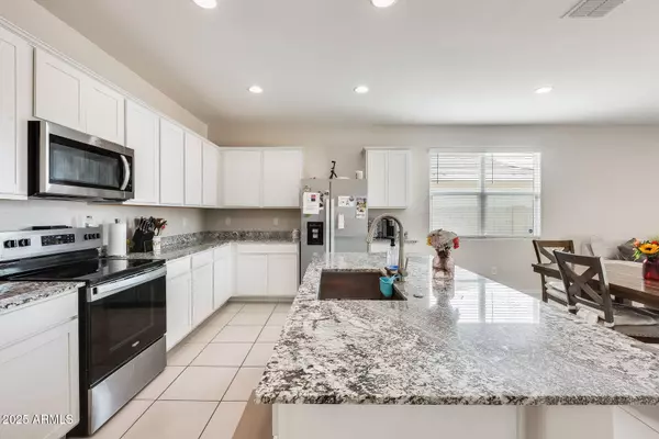 10333 W SONRISAS Street, Tolleson, AZ 85353