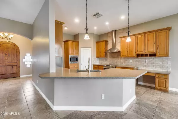 3877 E HASH KNIFE DRAW Road, San Tan Valley, AZ 85140