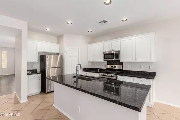 4633 E GLENEAGLE Drive, Chandler, AZ 85249