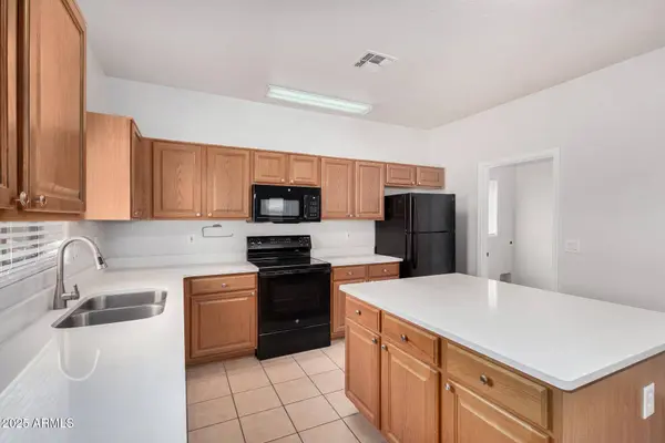 17232 W MAUI Lane, Surprise, AZ 85388