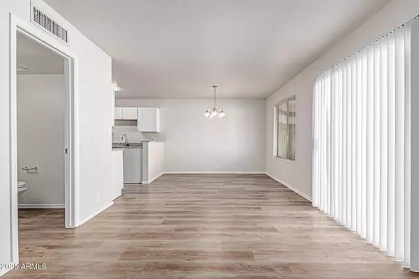 6626 W CINNABAR Avenue, Glendale, AZ 85302