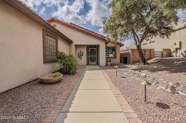 1125 W Ashworth Road, Green Valley, AZ 85614