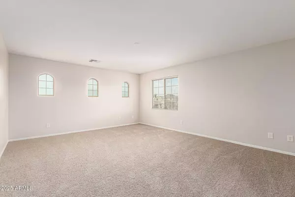 4633 E GLENEAGLE Drive, Chandler, AZ 85249