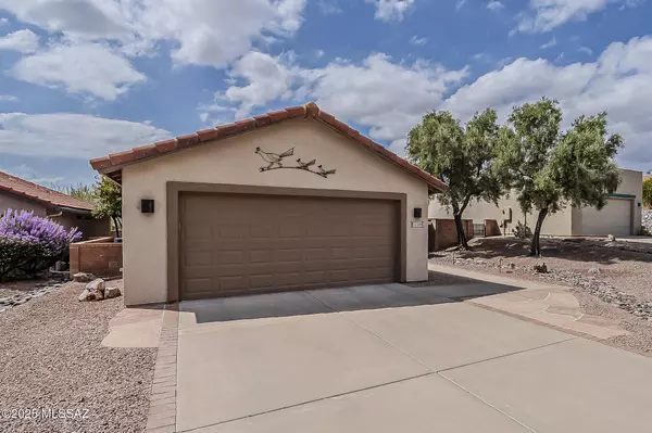 1125 W Ashworth Road, Green Valley, AZ 85614