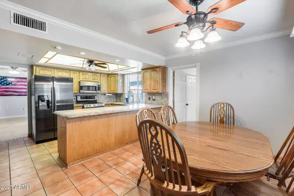 2511 E FOUNTAIN Street, Mesa, AZ 85213