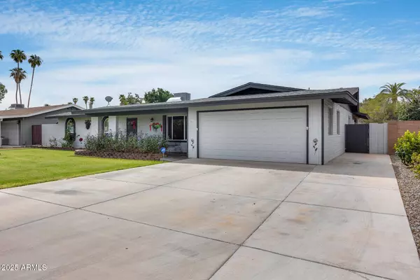 2511 E FOUNTAIN Street, Mesa, AZ 85213