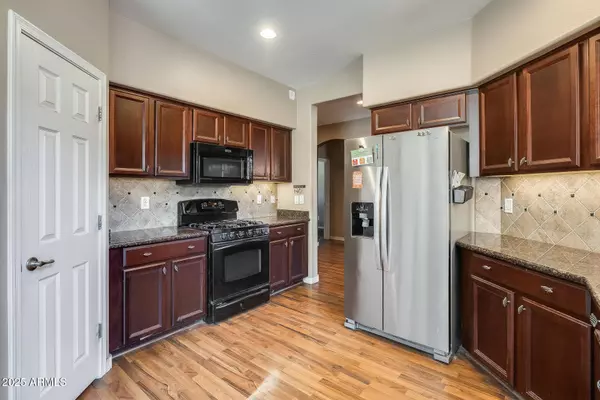 4405 W HEYERDAHL Drive, New River, AZ 85087