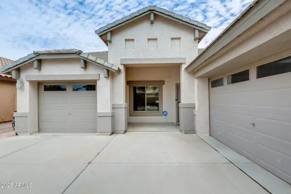 124 W RED MESA Trail, San Tan Valley, AZ 85143