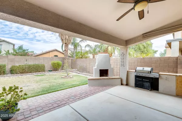 124 W RED MESA Trail, San Tan Valley, AZ 85143