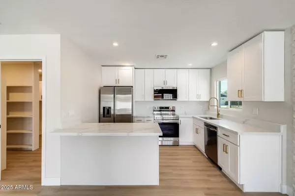 13203 N 22ND Avenue, Phoenix, AZ 85029