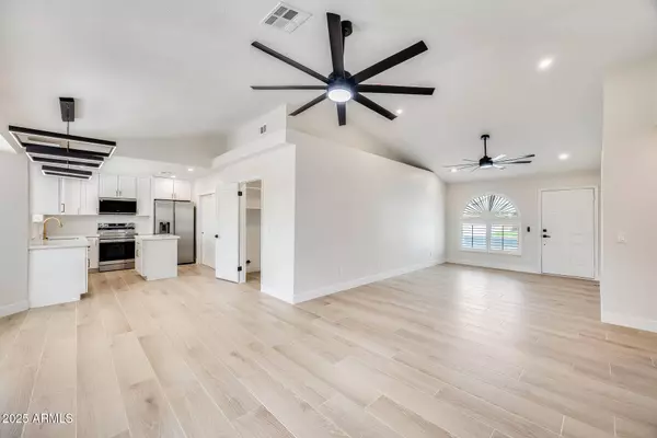 2341 E DRAGOON Avenue, Mesa, AZ 85204