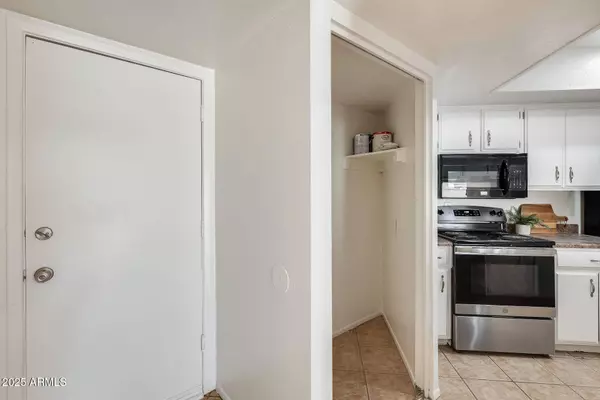 4124 W BOCA RATON Road, Phoenix, AZ 85053